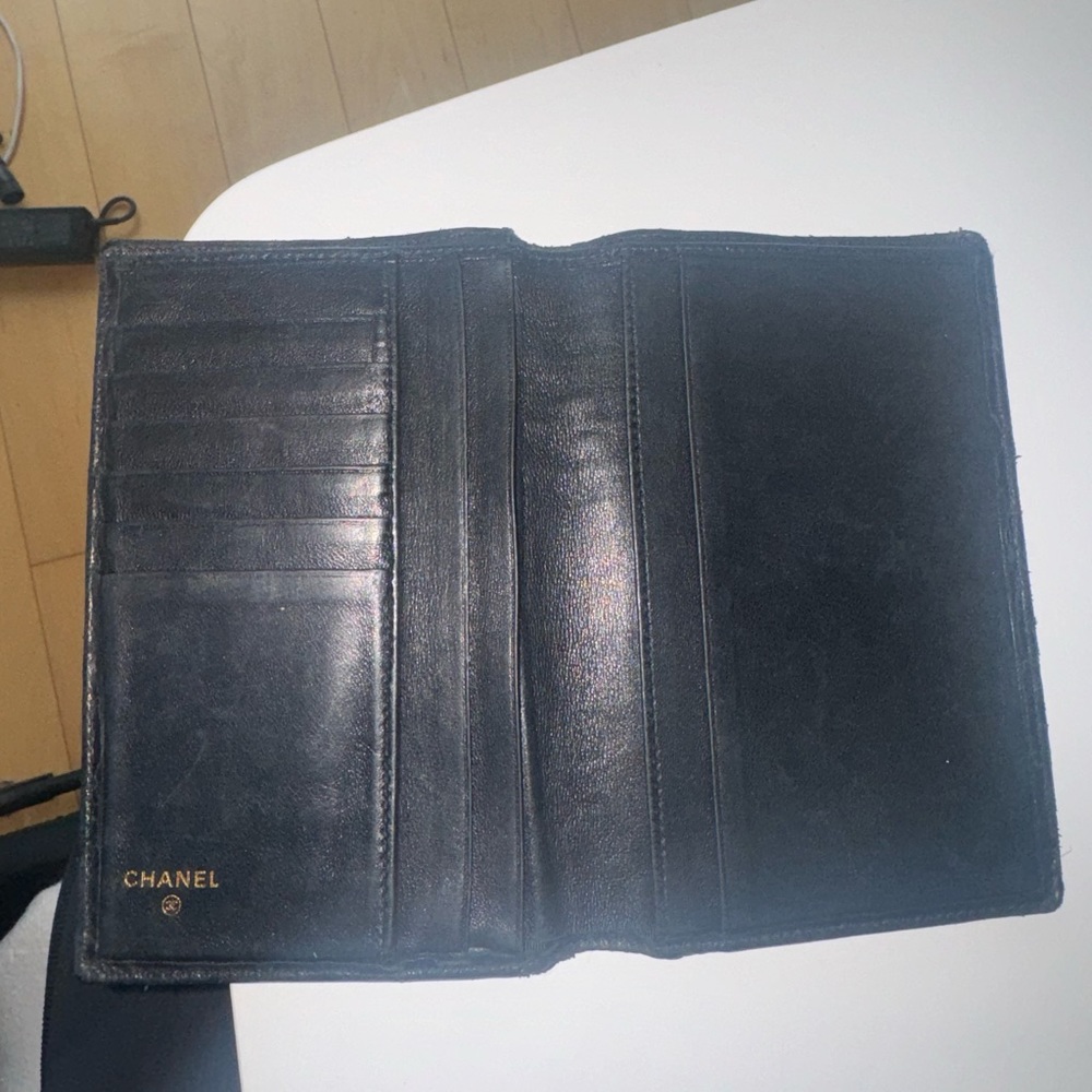 Authentic Chanel wallet - Picture 3 of 7